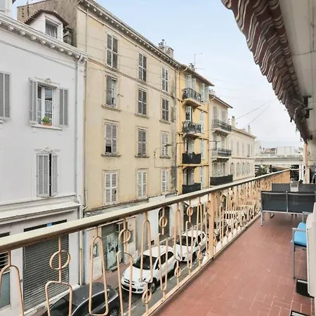 公寓 Spacious 2 Bedrooms / 6 Pax. Center Newly Refurbished
