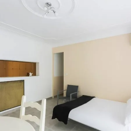 公寓 Spacious 2 Bedrooms / 6 Pax. Center Newly Refurbished 戛纳